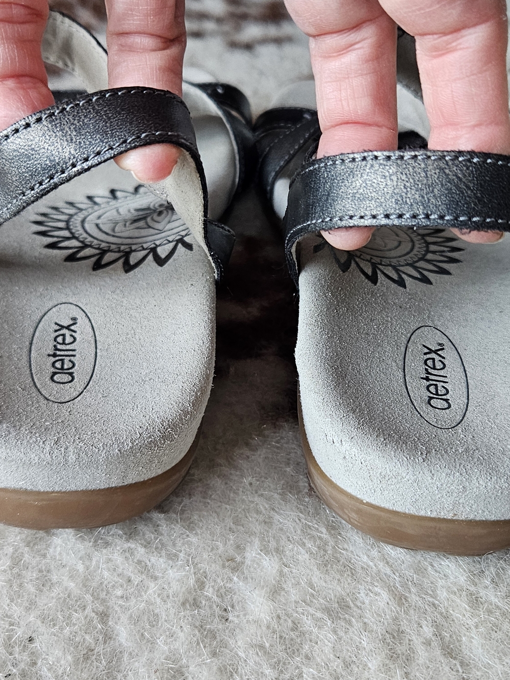 Aetrex Gabby Women's Size 10 Velcro Strappy Comfort Walking Sandals - Picture 6 of 6
